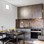 Avec Balcon & Vue Degagee, Centre *