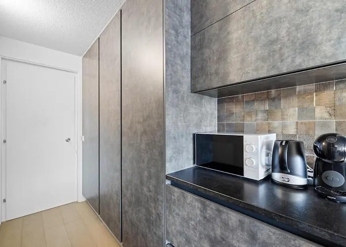 Avec Balcon & Vue Degagee, Centre *