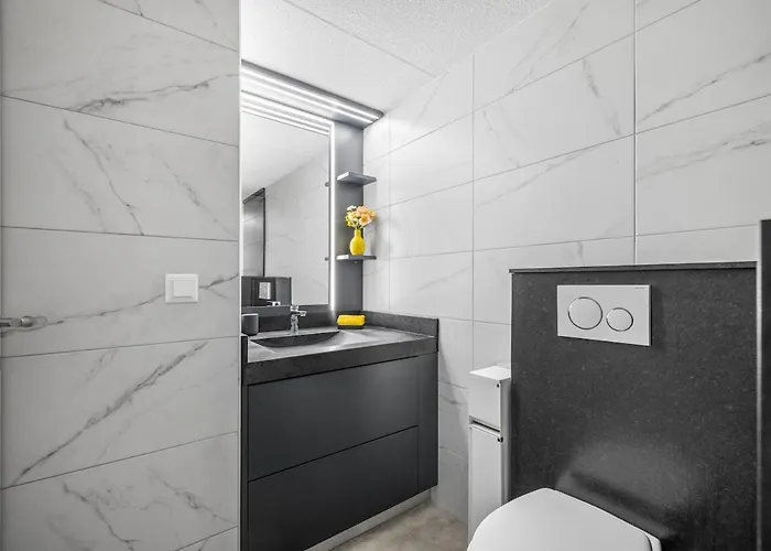 아파트 Avec Balcon & Vue Degagee, Centre *