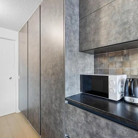 Avec Balcon & Vue Degagee, Centre *